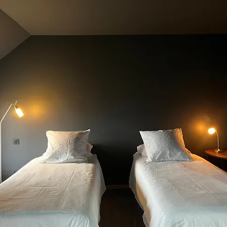 Maison De Mary, Proche De La *