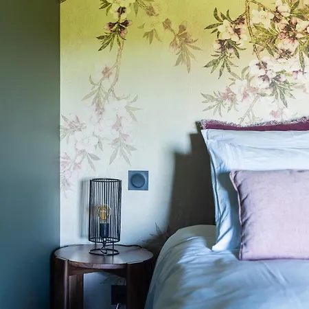 Maison De Mary, Proche De La