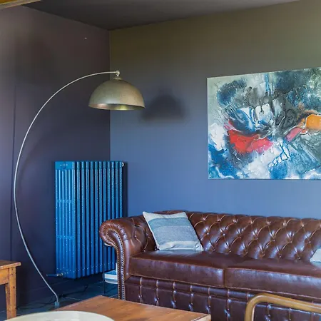 Maison De Mary, Proche De La