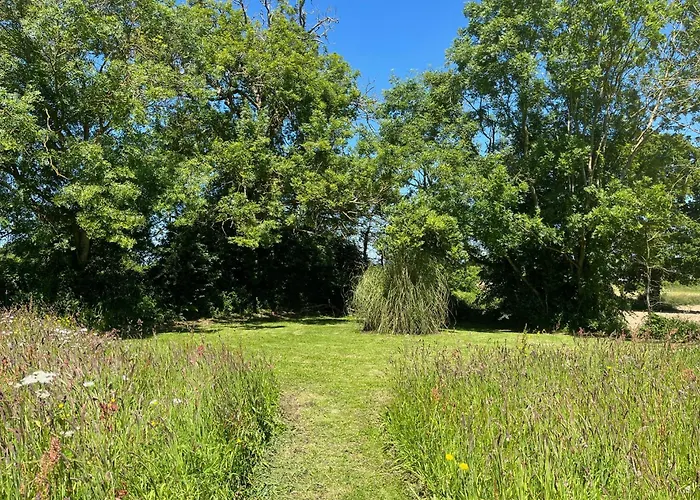 Maison De Mary, Proche De La *