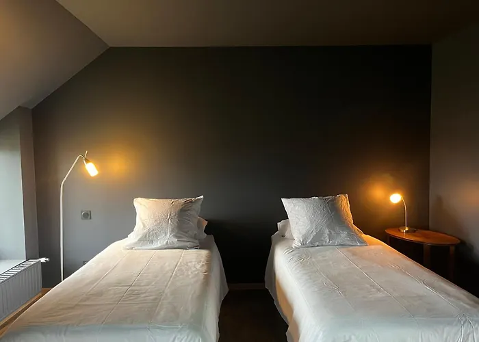 Maison De Mary, Proche De La *