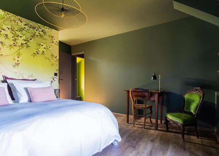 Maison De Mary, Proche De La *