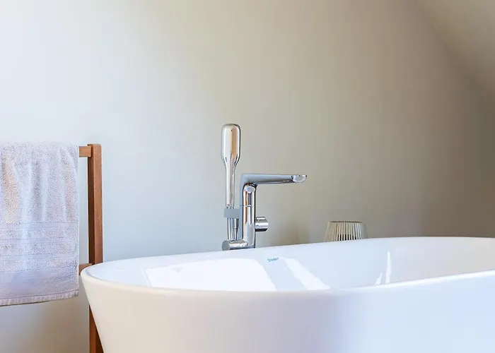 Maison De Mary, Proche De La *