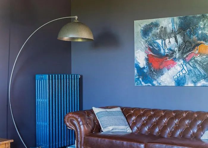 Maison De Mary, Proche De La